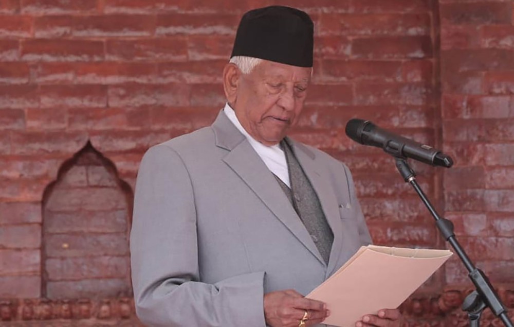 नवनिर्वाचित प्रतिनिधि सभा ज्येष्ठ सदस्य केसीको शपथ