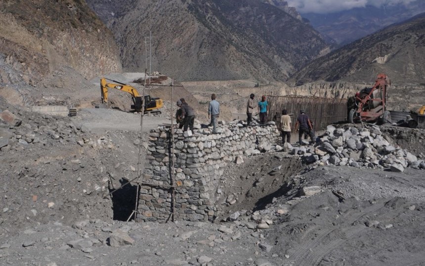 मुस्ताङमा चिसोका कारण मुविकास निर्माणको काम ठप्प