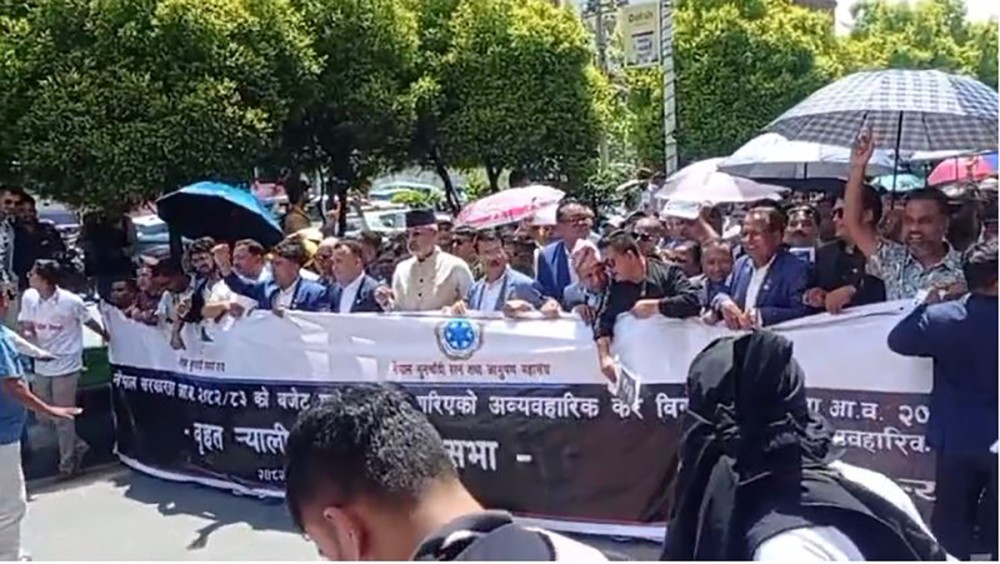 आन्दोलनले लियाे चर्काे रूप