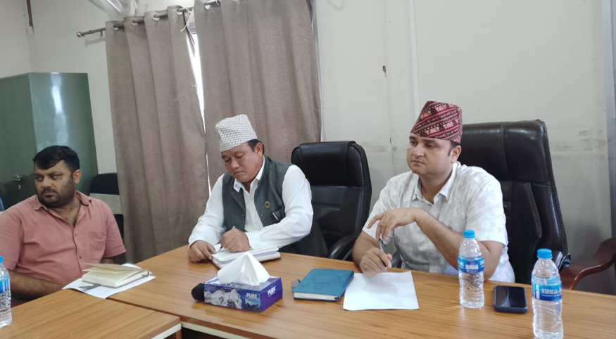 बहुवर्षे सडक आयोजनाहरू वर्षौँदेखि अलपत्र परेपछि मन्त्री आचार्यको ‘एक्सन’ सुरु