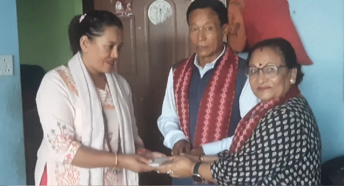 प्राकृतिक उपचारक लक्ष्मीनारायण सुवालद्वारा स्वस्थ समाज नेपाललाई विशेष सहयोग