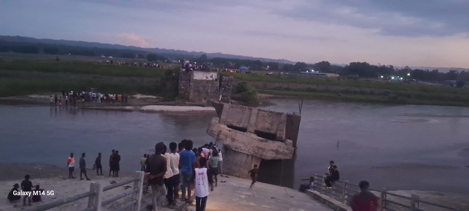 उदयपुरकाे त्रियुगा नदीमा नुहाउने क्रममा एक बेपत्ता