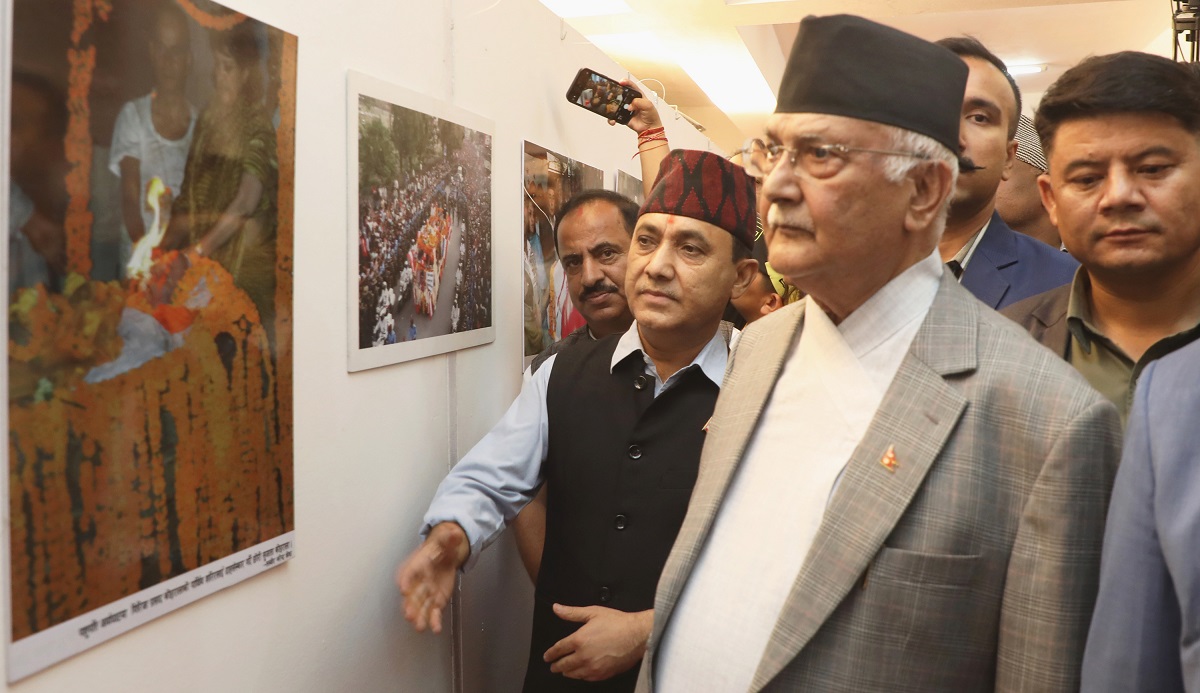एमाले अध्यक्ष ओली र प्रधानमन्त्री दाहाल-क्रान्तिदेखि शान्तिसम्म ऐतिहासिक फोटो प्रदर्शनीमा