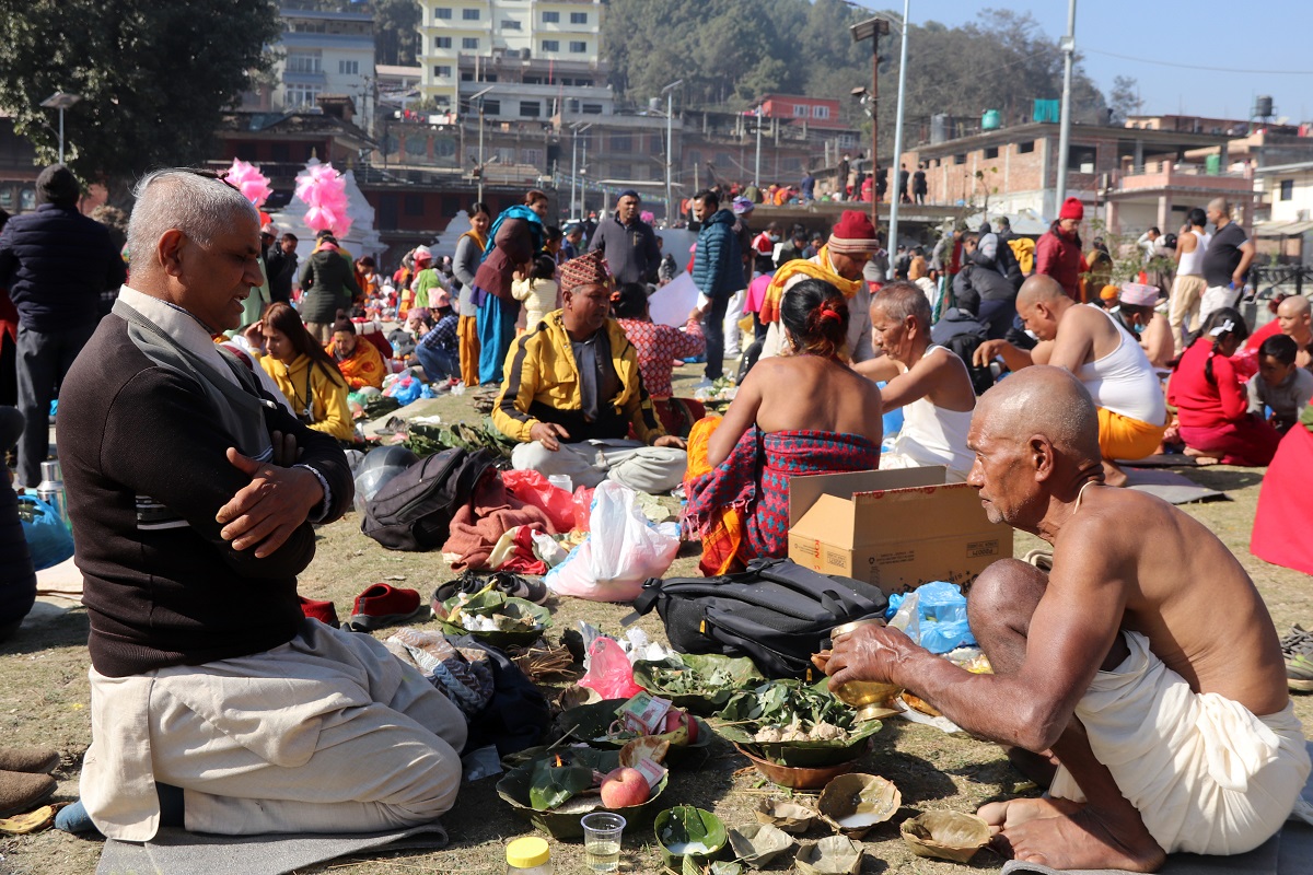 गोकर्णेश्वर पितृ तीर्थधाममा भक्तजनको भीड