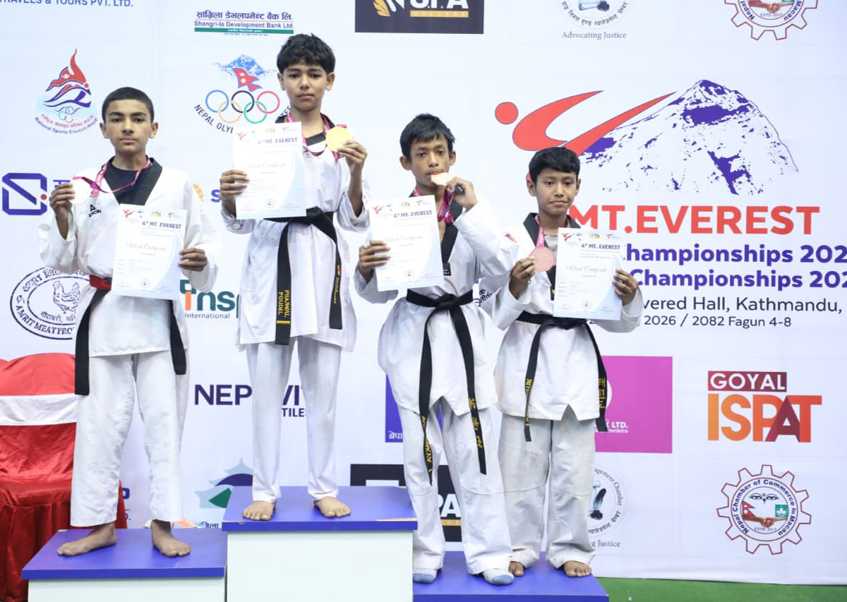 केनिश खड्काले प्राप्त गरे स्वर्ण पदक 