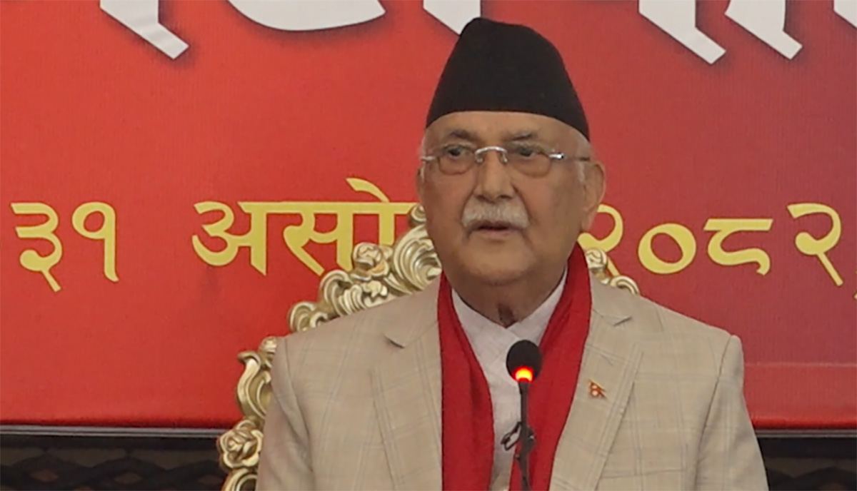 किन बोक्नु पर्याे ?, म आफै हिड्छु कसैले बोक्नु पर्ने छैन : एमाले अध्यक्ष ओली