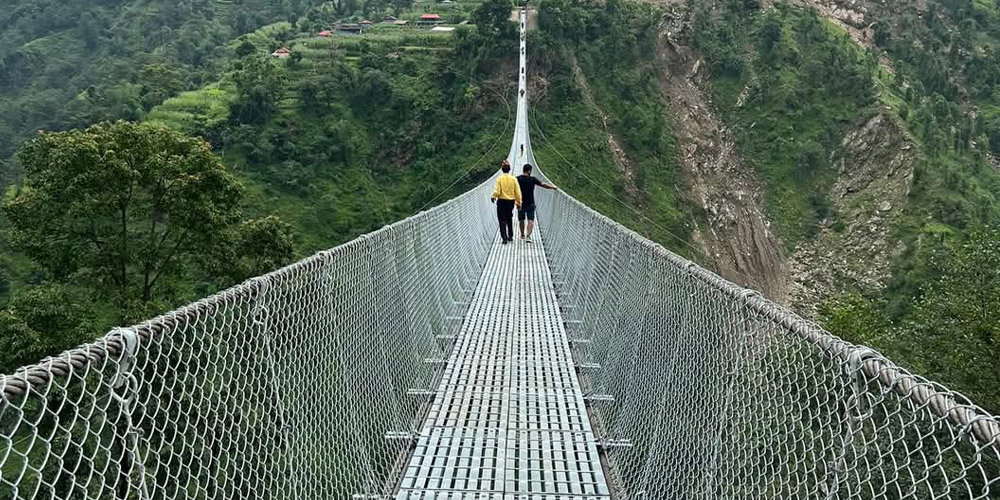 जिल्लाकै लामो र अग्लो झोलुङ्गे पुल निर्माण